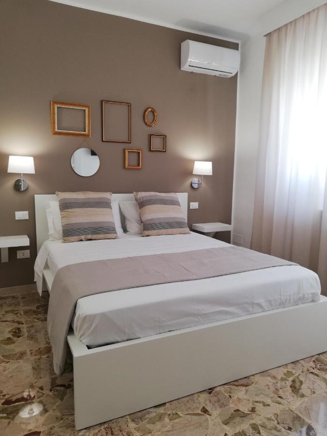 Hotel Ostuni Crispi House Extérieur photo